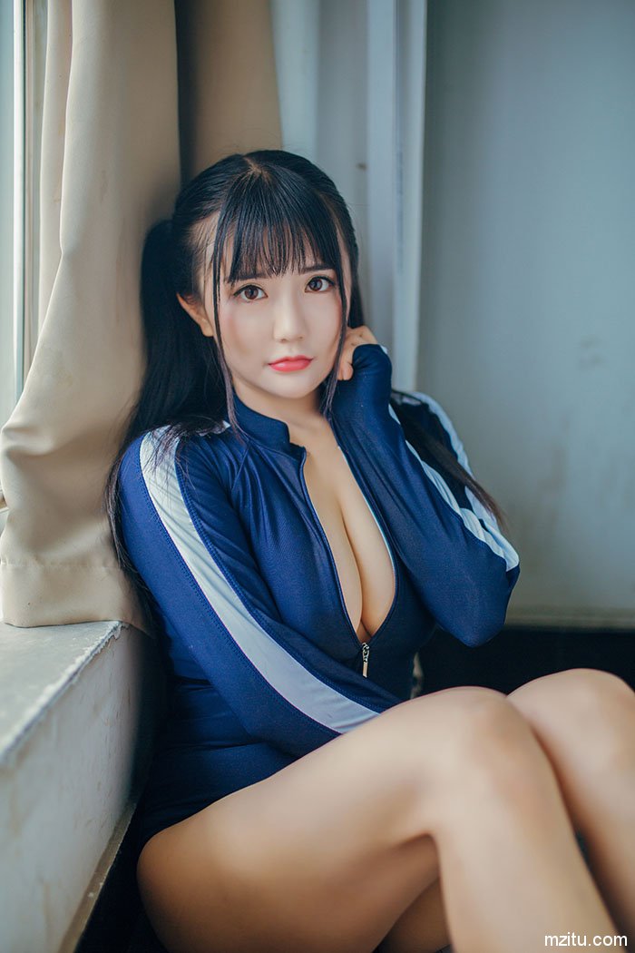 童颜巨乳学生妹阿乖Kiddo大玩制服诱惑 可爱俏皮魅力难挡