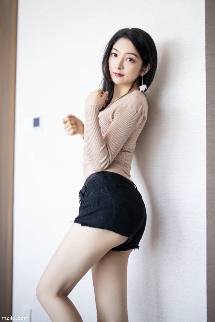 金屋藏娇小热巴，女神的身材美的让人窒息