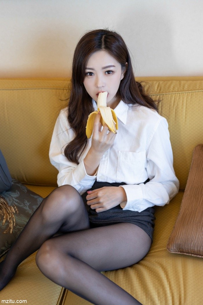 地铁站尾随丝袜美女，不料美女太过于主动
