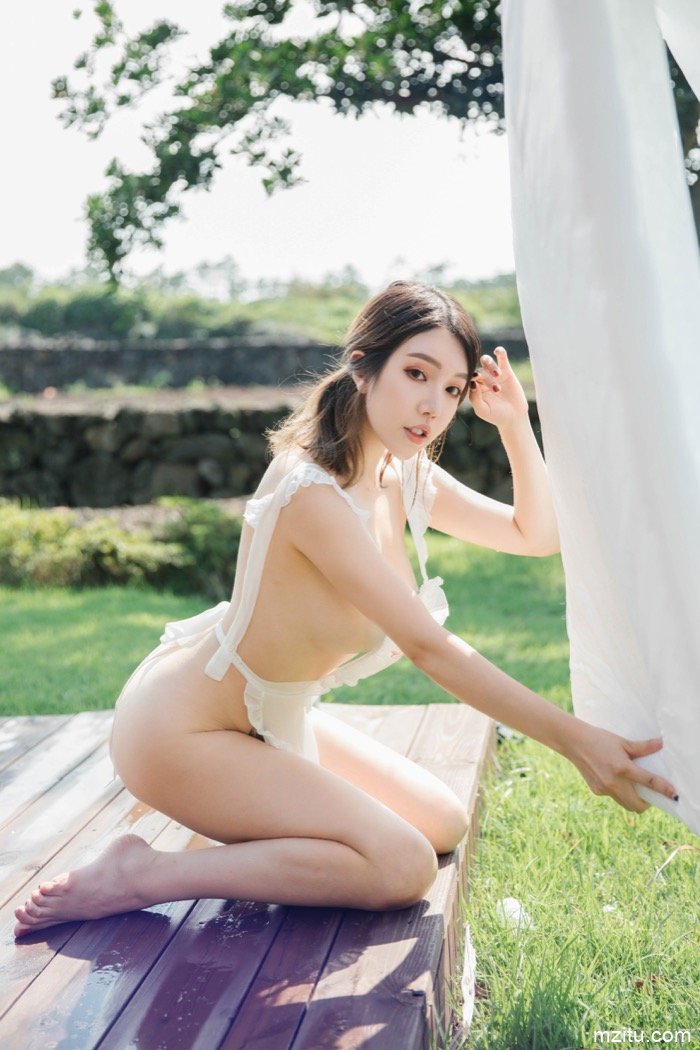 有胸有腿有屁股 怀春少女黄楽然鲜嫩欲滴性感无敌