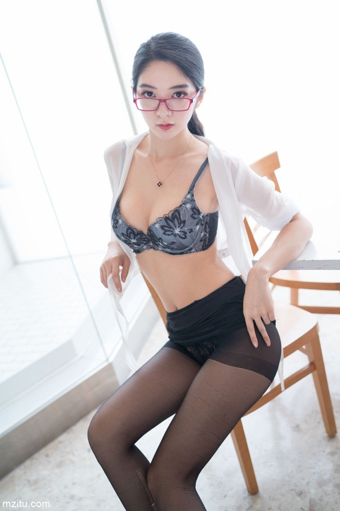 性感美女小热巴逆天长腿韵味无穷