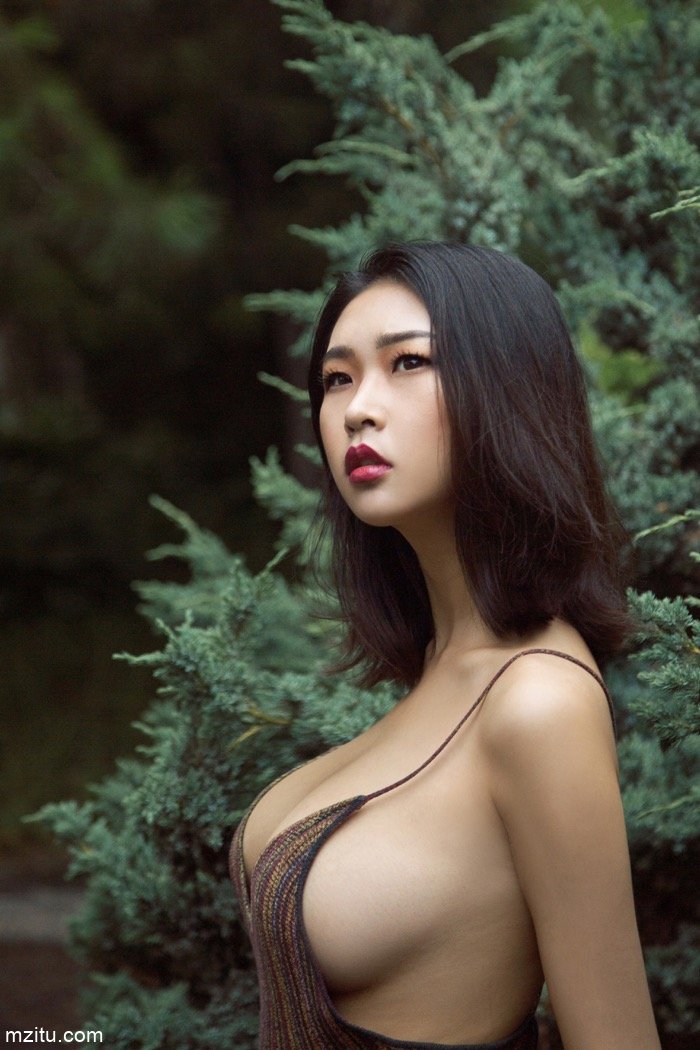 她的性感深入骨髓，东方的韵味令神魂颠倒