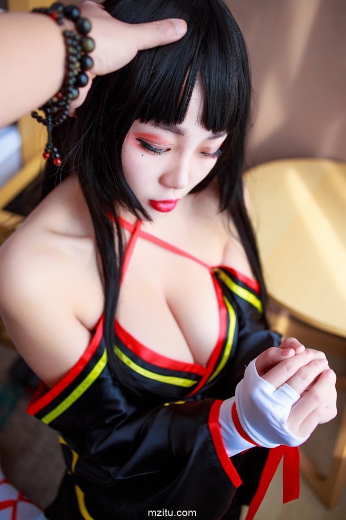 当SM女王玩起COSPLAY 羞耻捆绑妙不可言