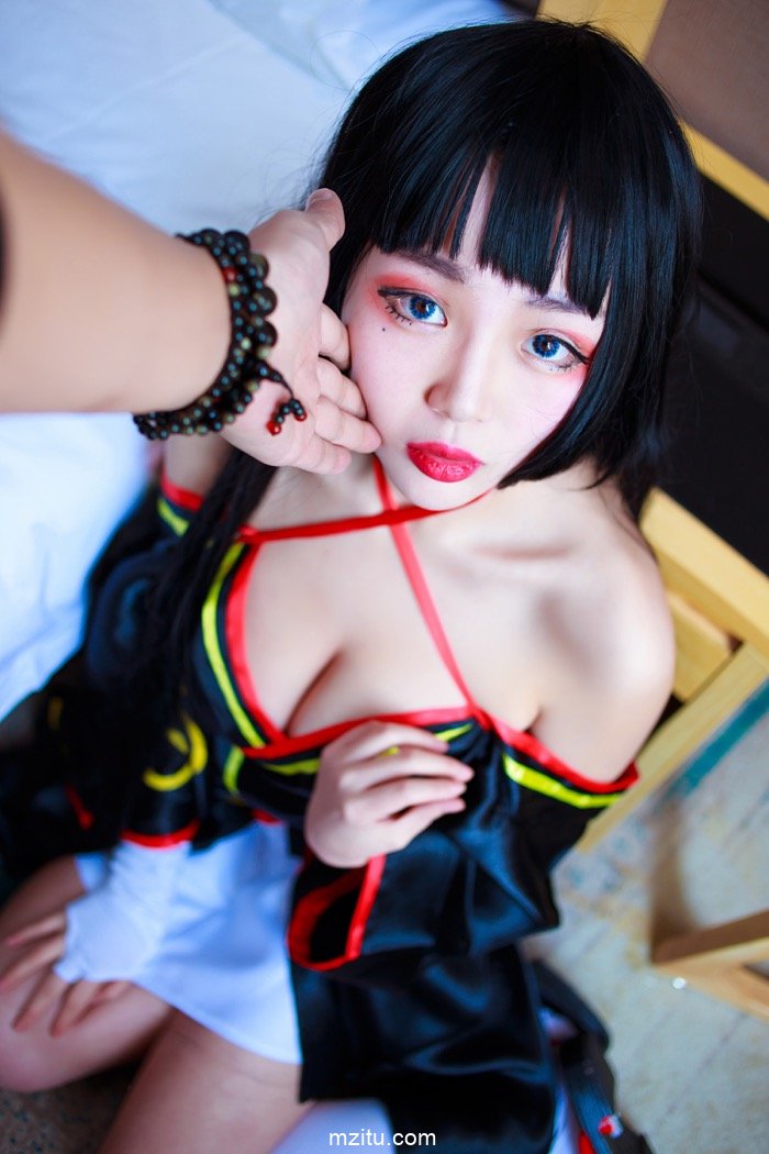 当SM女王玩起COSPLAY 羞耻捆绑妙不可言