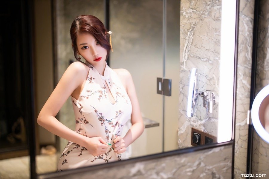 杨晨晨旗袍丝袜诱惑 尤物级完美身材性感喷火