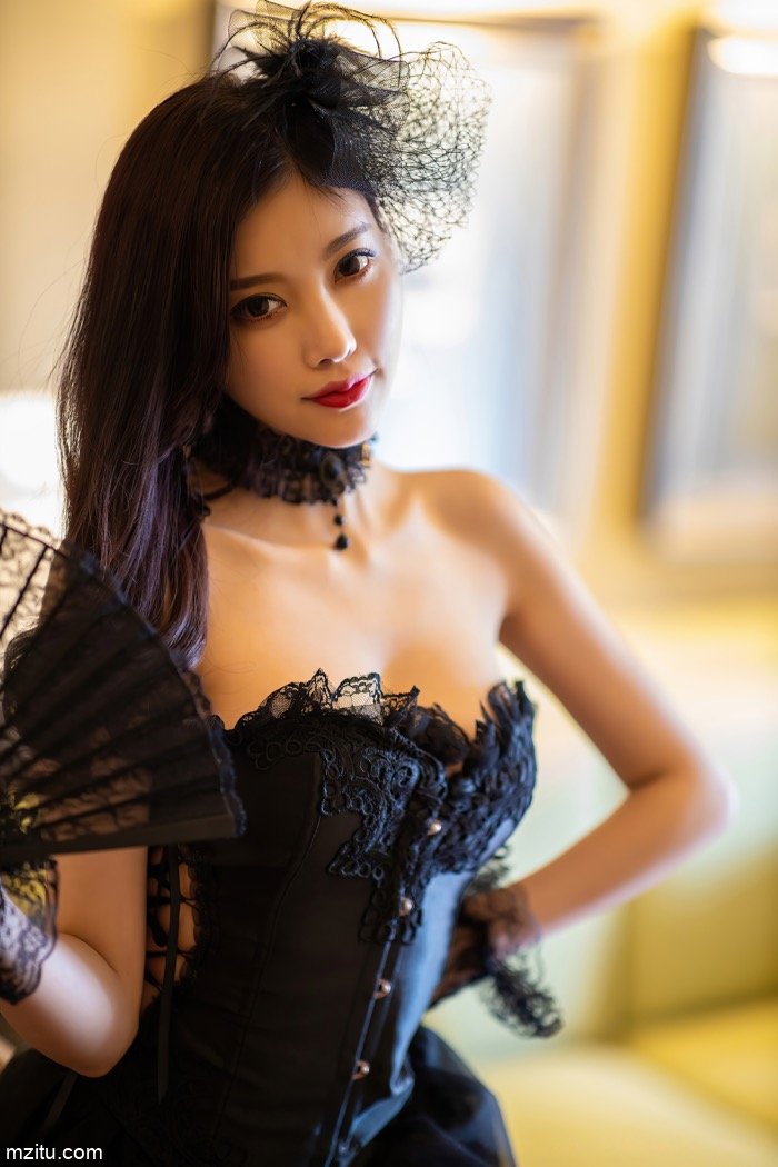 性感女神杨晨晨性感私房写真 妖娆身段玲珑有致