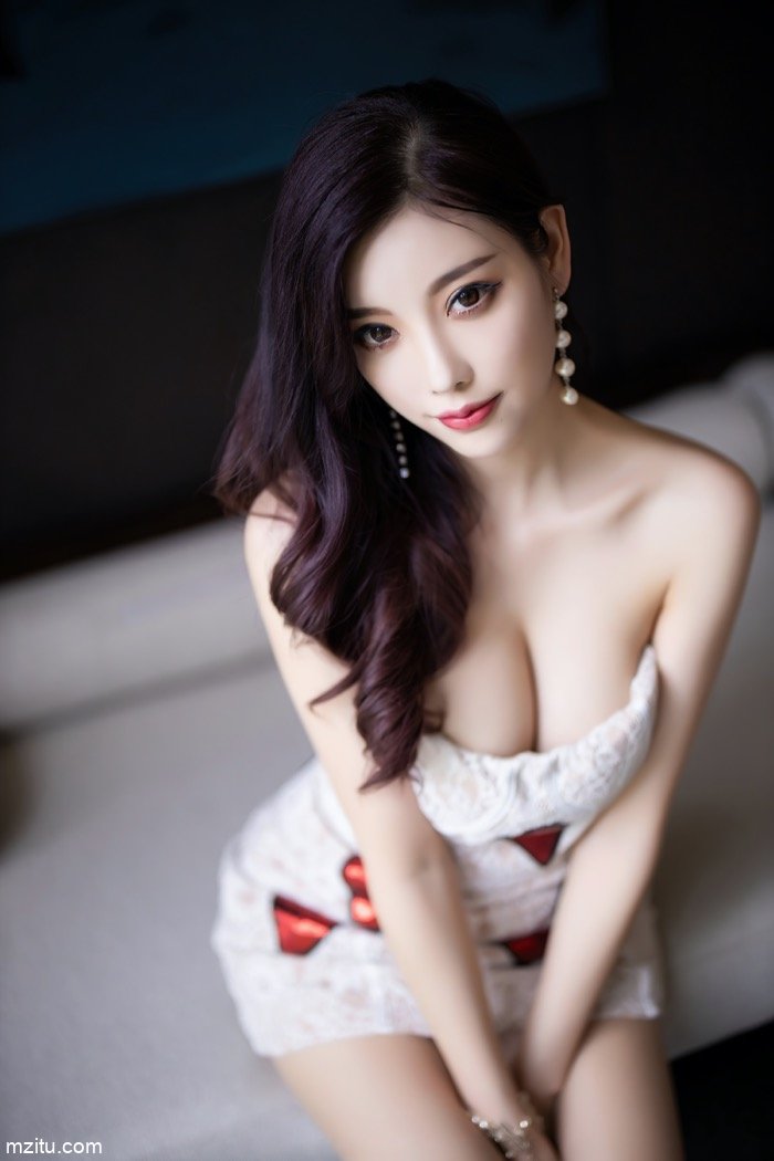 娇艳动人性感女神杨晨晨 婀娜身姿令人魂不守舍
