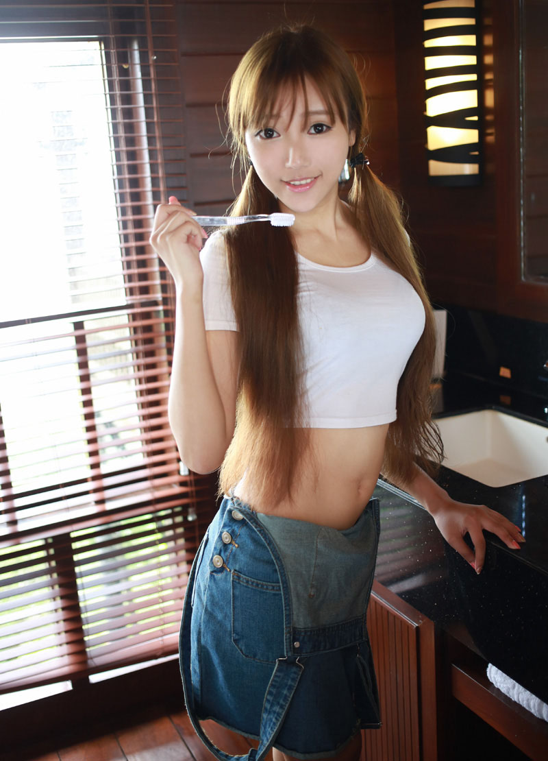 大胆中国欧美人休艺术照清纯系美女王馨瑶清凉性感写真