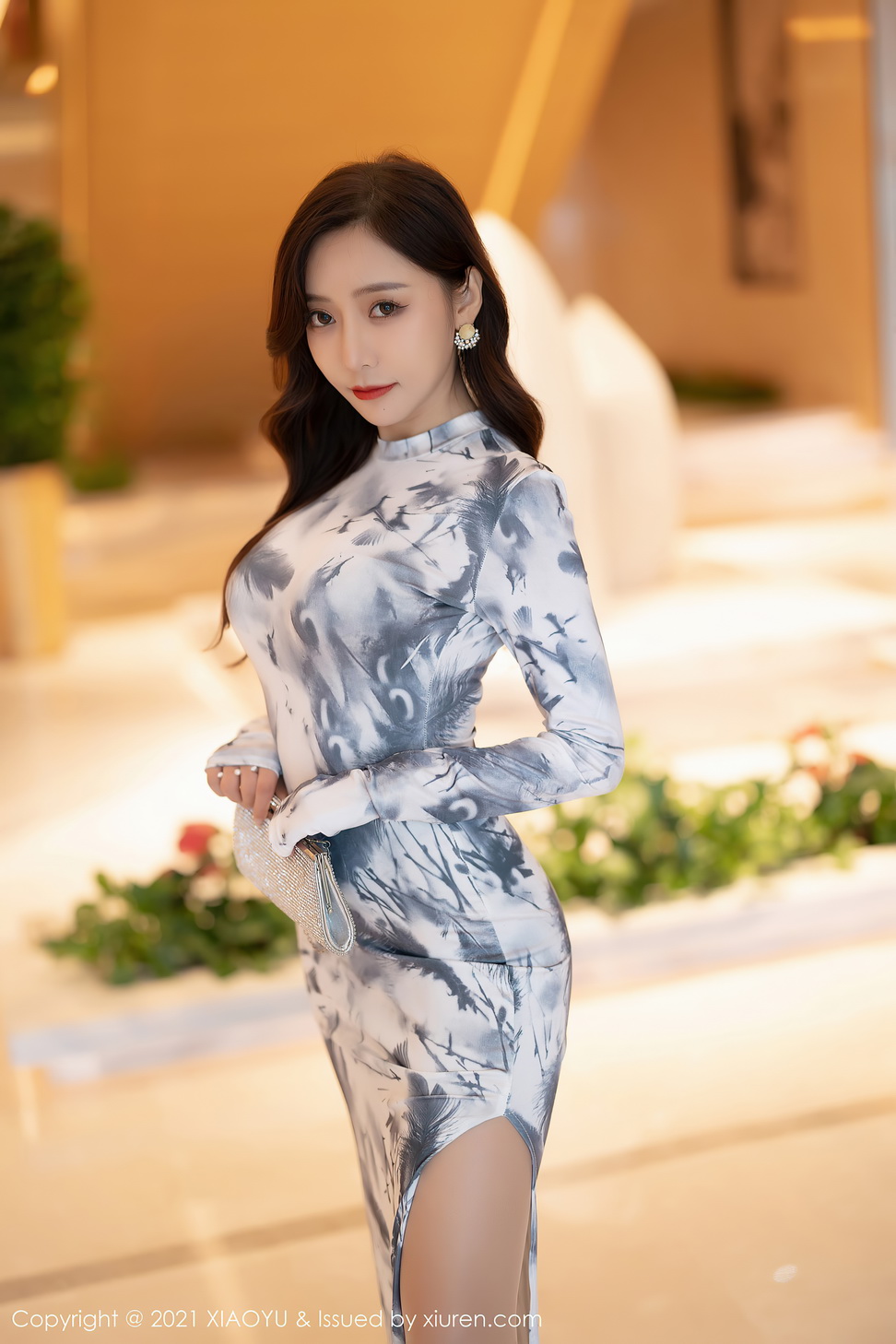 王馨瑶yanni优雅多姿的长裙与极致朦胧丝袜，丰腴娇媚多姿的身段淋漓绽放